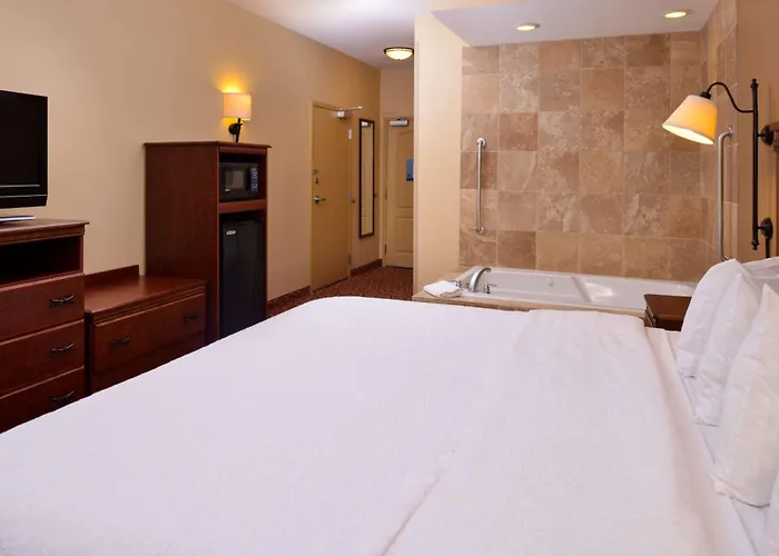 Hampton By Hilton 3*