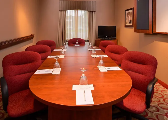 Hotel Hampton By Hilton 3*