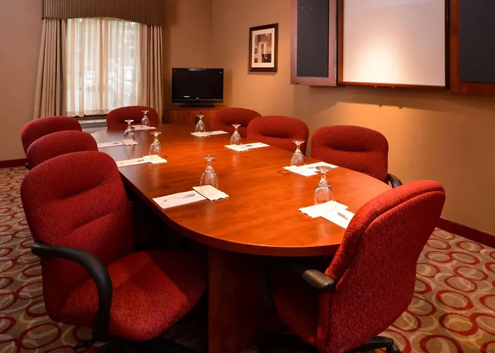 Hotel Hampton By Hilton 3*